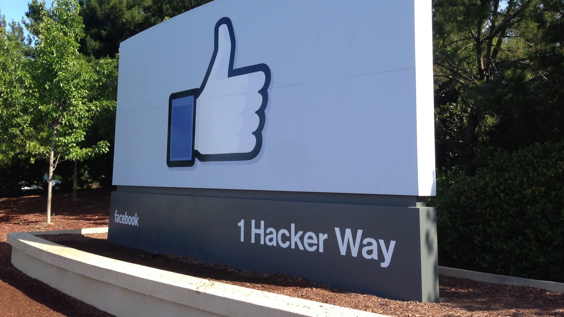 Facebook cuts hundreds of custodial jobs after ending contract with facility man..